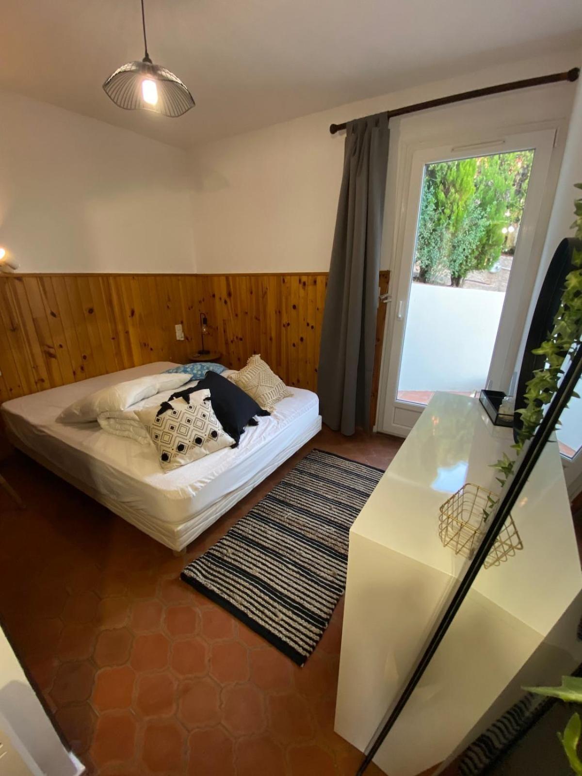 Maison Au Calme Dans Privee Avec Piscine Vue Hébergement de vacances Fréjus