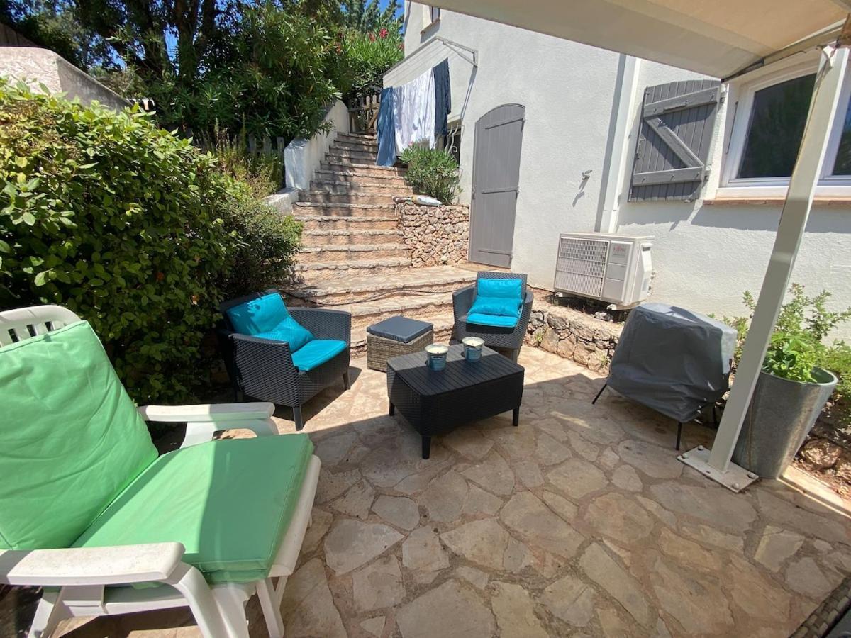 Maison Au Calme Dans Privee Avec Piscine Vue Hébergement de vacances Fréjus