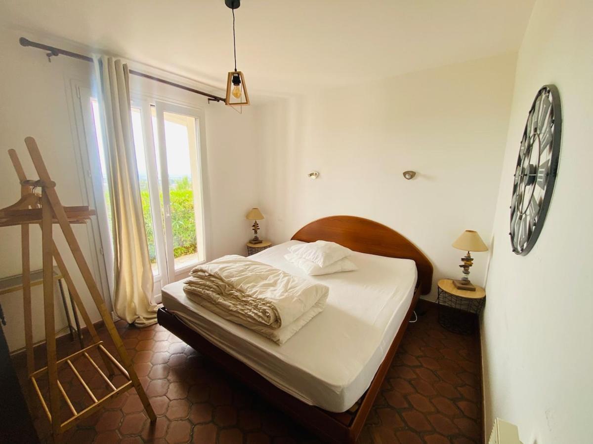 Hébergement de vacances Maison Au Calme Dans Privee Avec Piscine Vue Fréjus