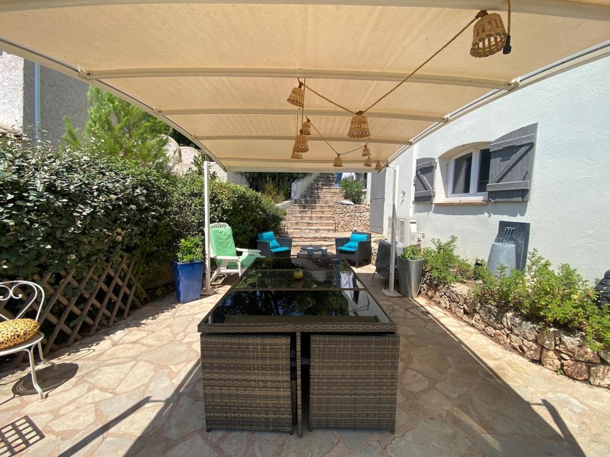 Maison Au Calme Dans Privee Avec Piscine Vue Hébergement de vacances *